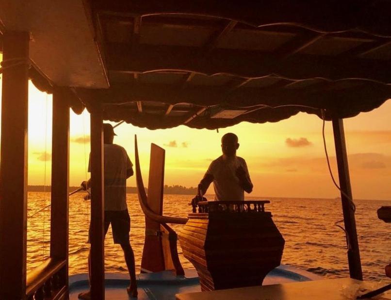 Shamar Guesthouse & Dive Maamigili Island Bagian luar foto
