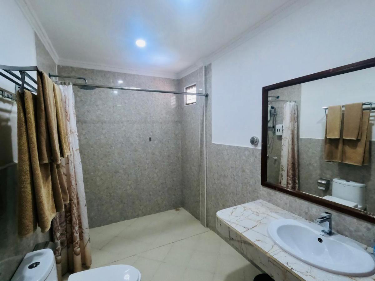Shamar Guesthouse & Dive Maamigili Island Bagian luar foto