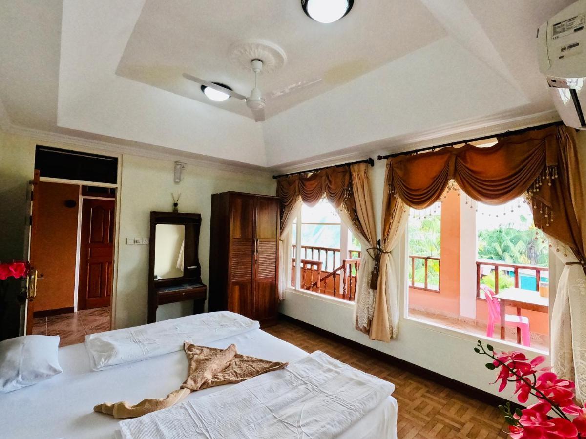 Shamar Guesthouse & Dive Maamigili Island Bagian luar foto
