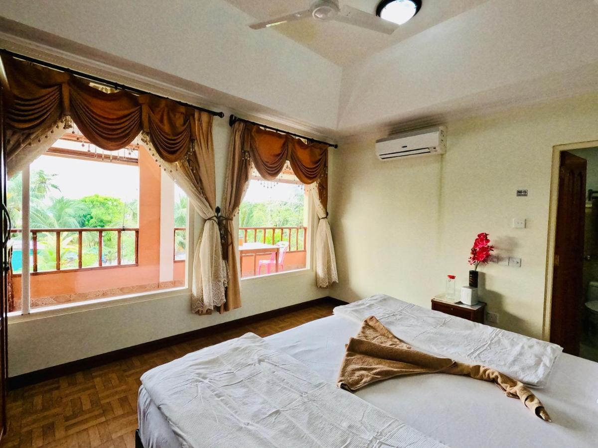 Shamar Guesthouse & Dive Maamigili Island Bagian luar foto