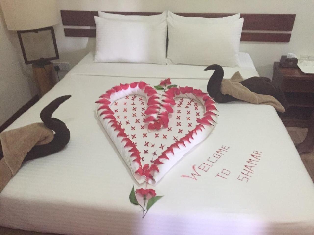 Shamar Guesthouse & Dive Maamigili Island Bagian luar foto