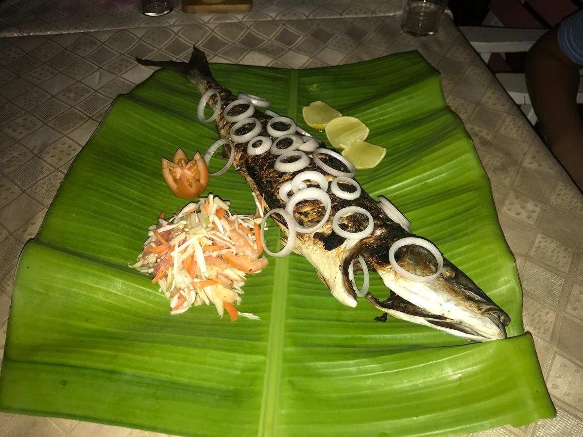 Shamar Guesthouse & Dive Maamigili Island Bagian luar foto