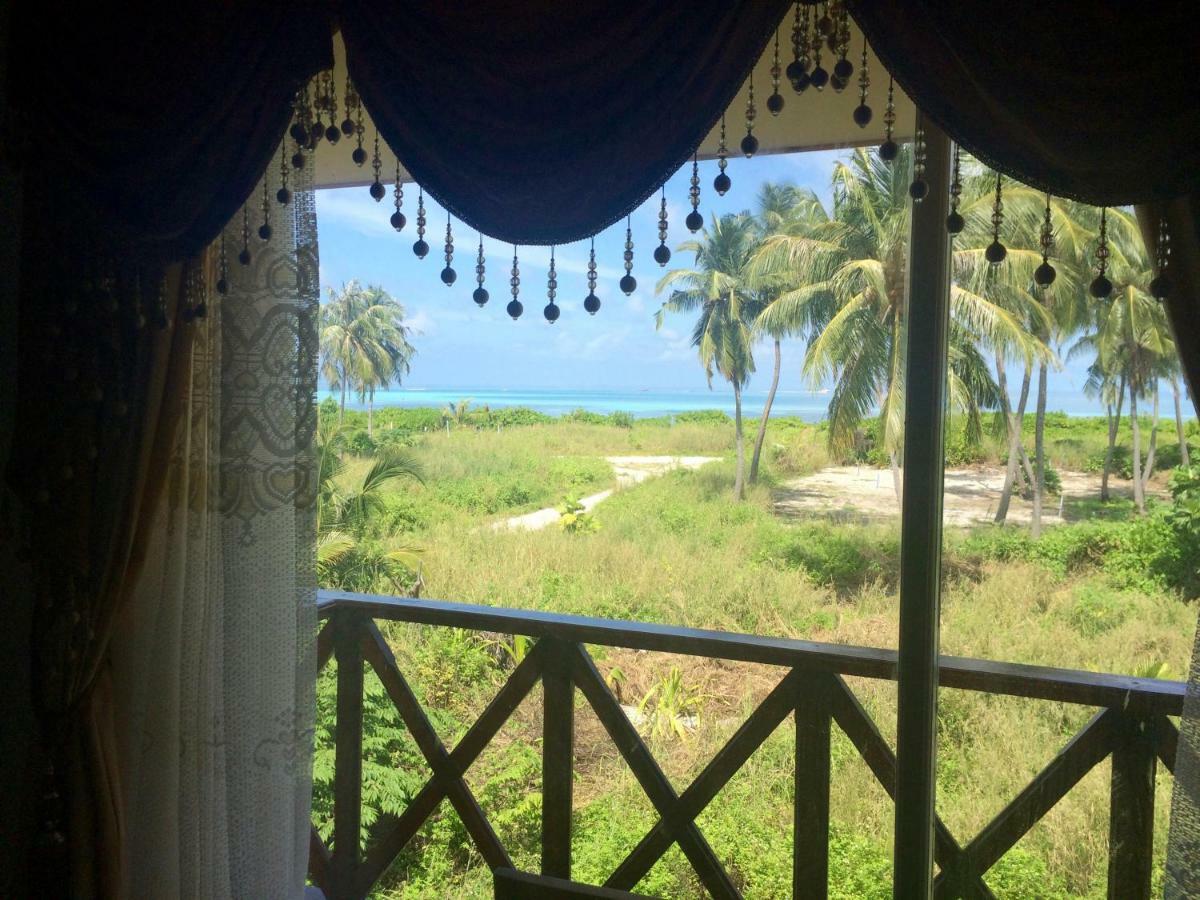 Shamar Guesthouse & Dive Maamigili Island Bagian luar foto