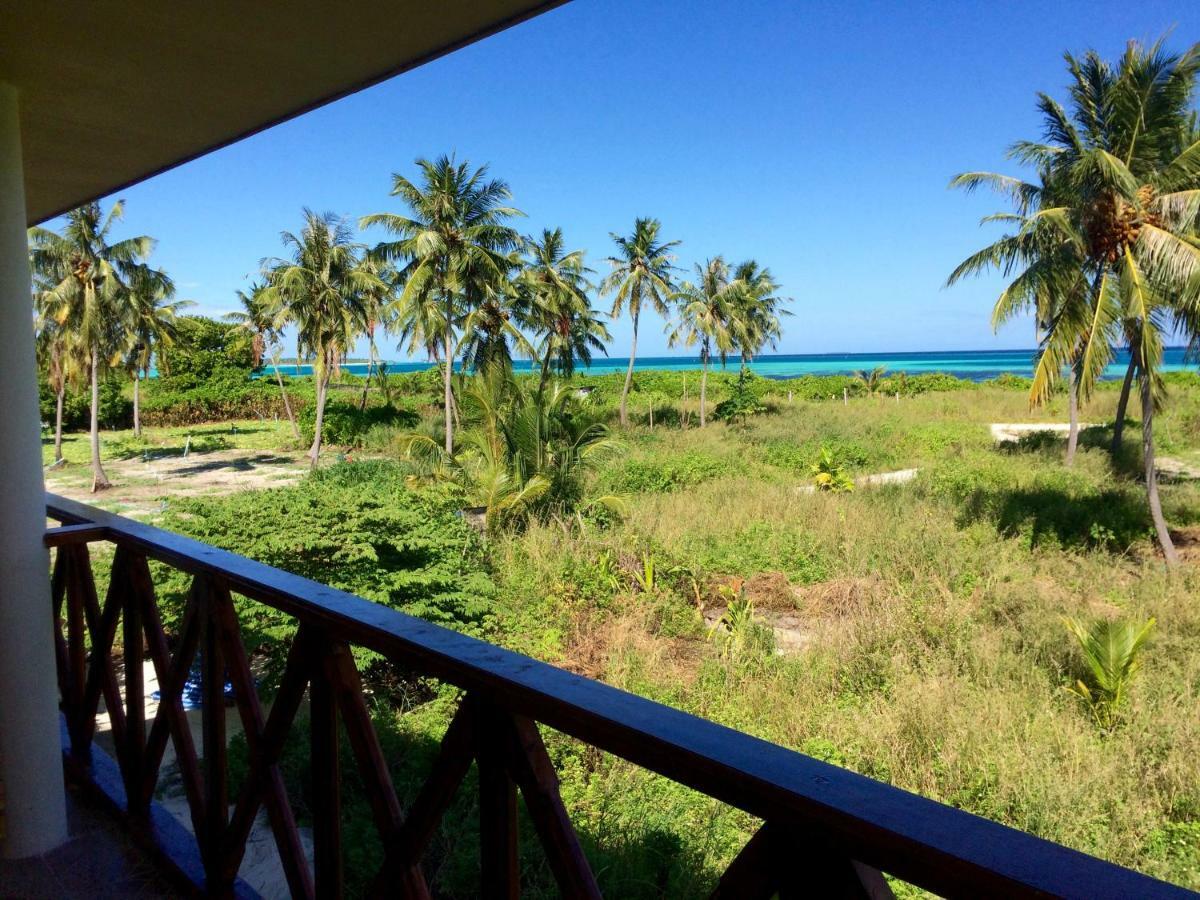 Shamar Guesthouse & Dive Maamigili Island Bagian luar foto